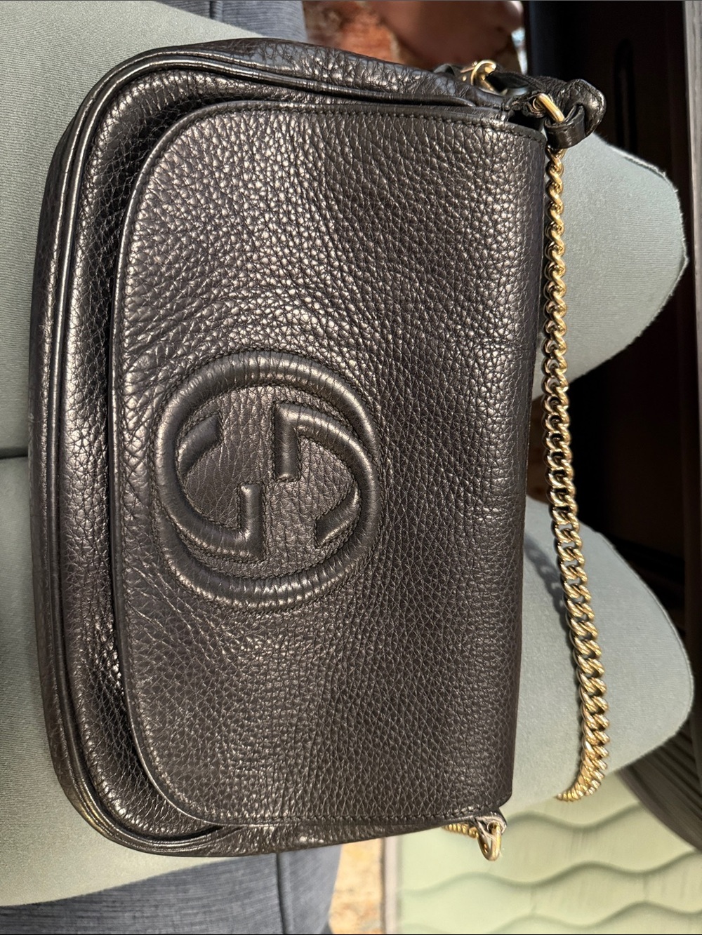 Gucci Black Leather Shoulder Bag with Tassel and Chain Strap - Picture 2 of 8